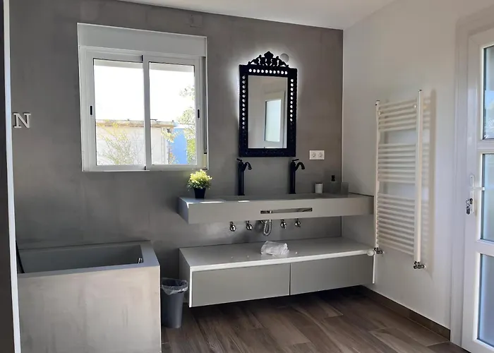 Feriehus House With Garden In Bombarral - 100 M², Shared Pool